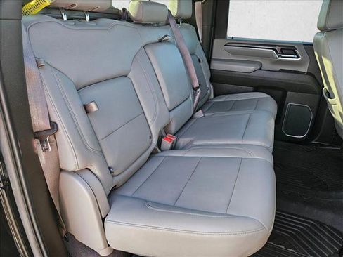 Used 2024 Chevrolet Silverado 2500 LTZ w/ LTZ Convenience Package image 16