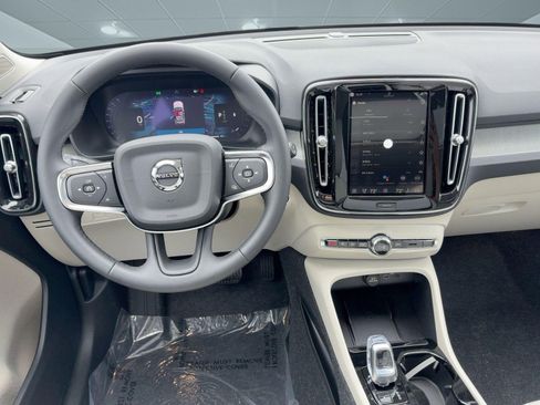 New 2026 Volvo XC40 B5 Plus w/ Climate Package image 27