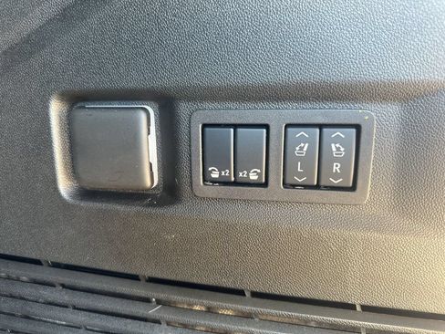 Used 2025 GMC Yukon Denali w/ Denali Reserve Package AWD/4WD image 50