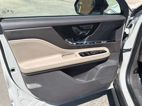 Used 2022 Lincoln Corsair Grand Touring AWD/4WD image 16