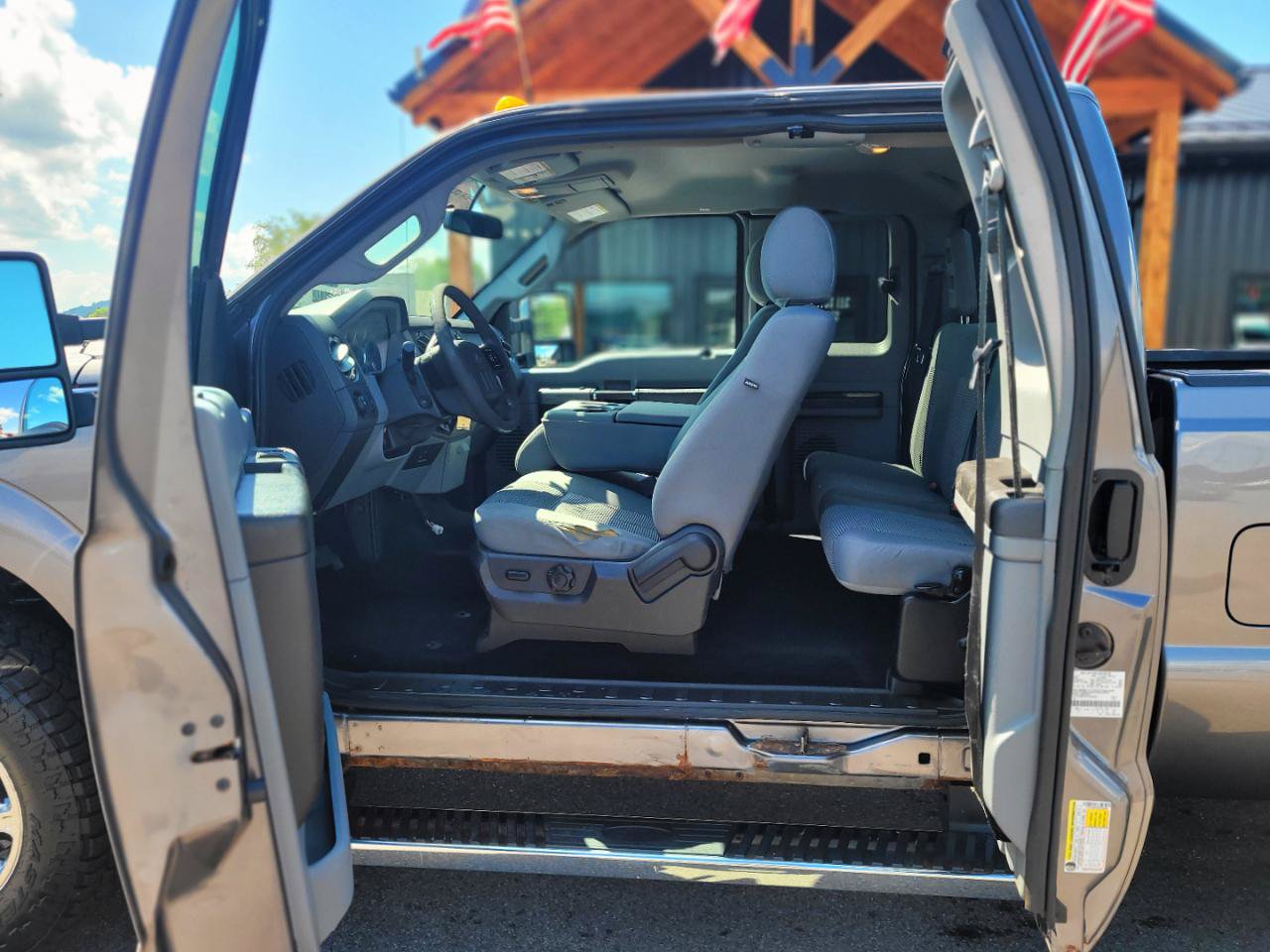 Used 2012 Ford F250 XLT w/ XLT Premium Pkg AWD/4WD image 7