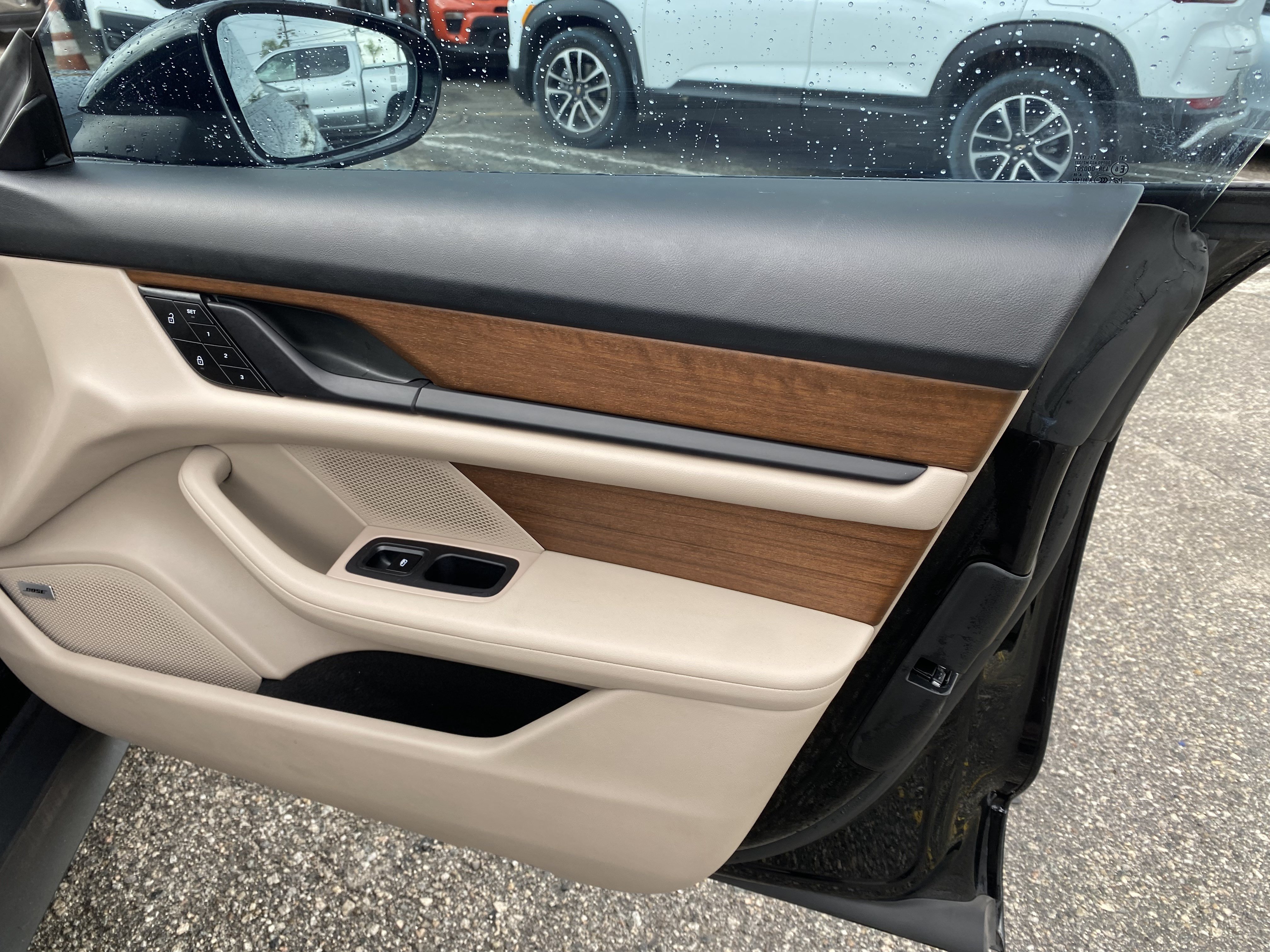 Used 2022 Porsche Taycan RWD image 26