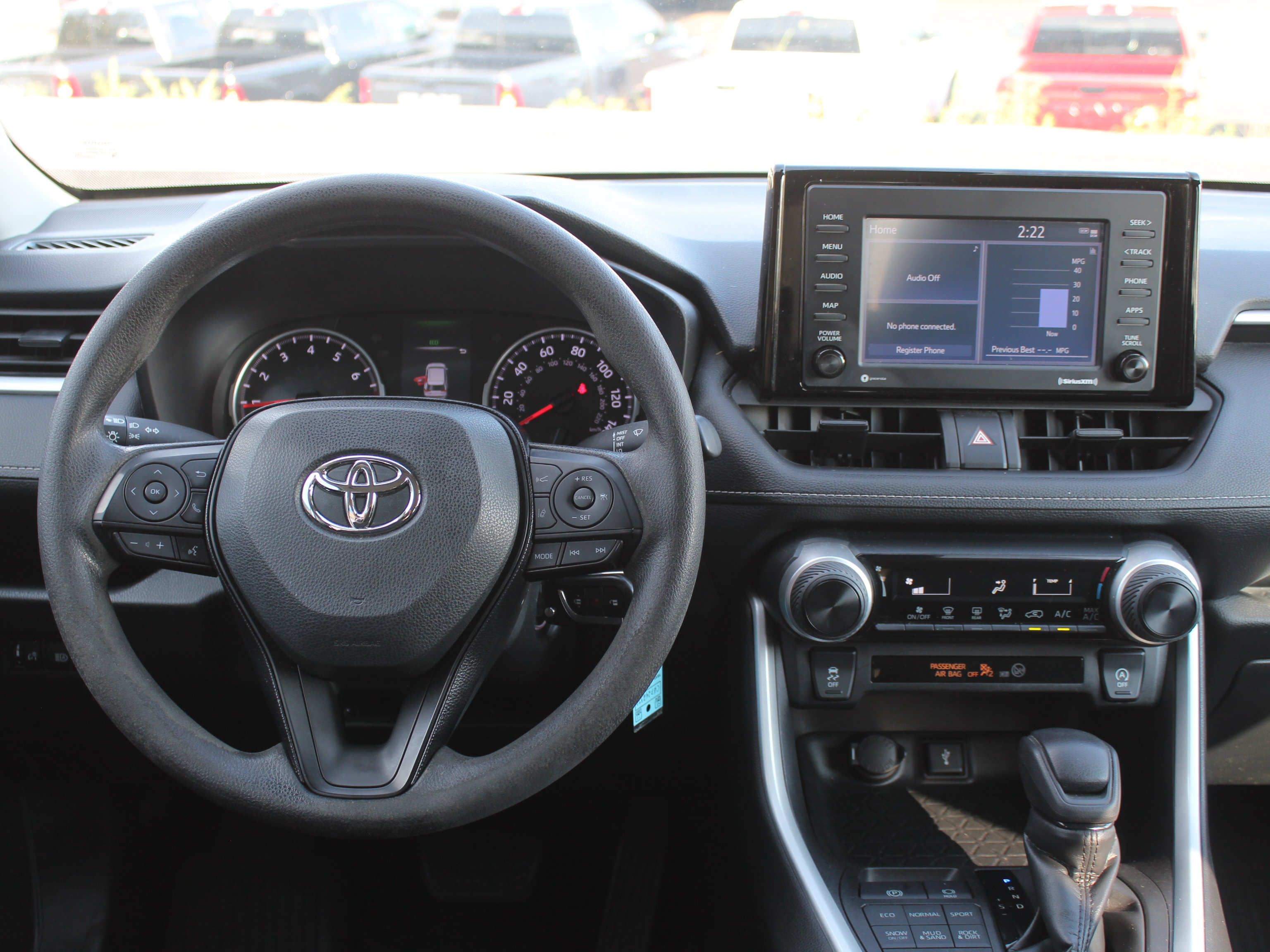 Used 2021 Toyota RAV4 LE AWD/4WD image 5