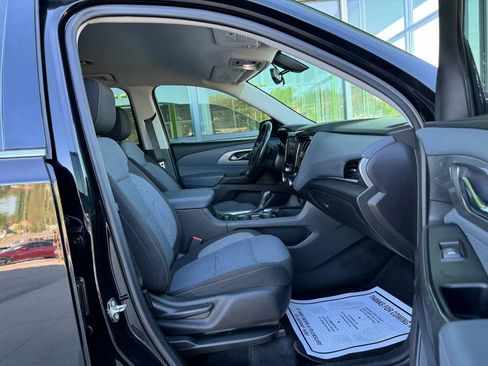 Used 2018 Chevrolet Traverse LT AWD/4WD image 17