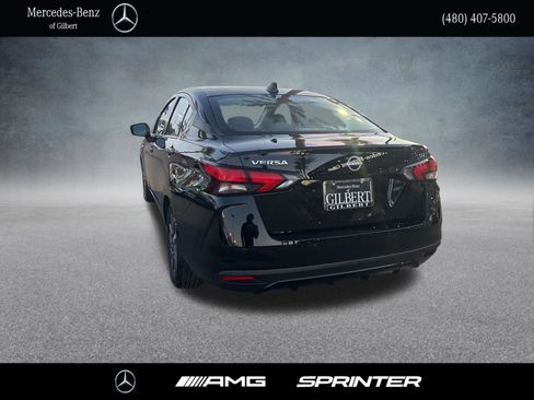 Used 2023 Nissan Versa SV image 3