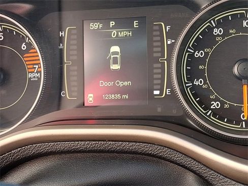 Used 2018 Jeep Cherokee Latitude image 19