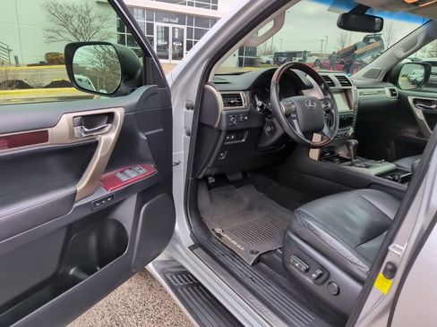 Used 2019 Lexus GX 460 Premium AWD/4WD image 18