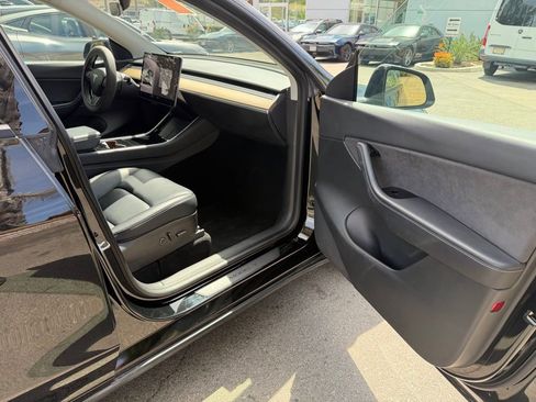 Used 2021 Tesla Model Y Long Range AWD/4WD image 16