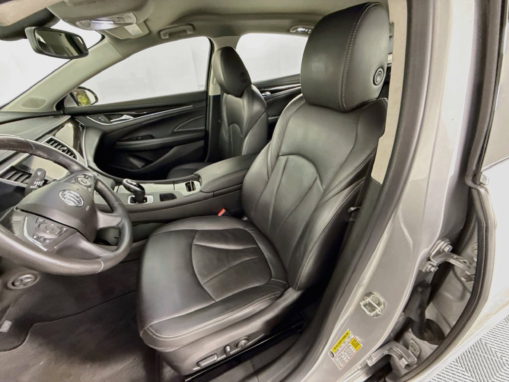 Used 2017 Buick LaCrosse Essence FWD image 5