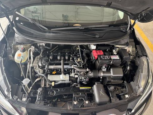 Used 2025 Nissan Versa SV FWD image 30