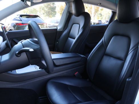 Used 2021 Tesla Model Y Long Range image 29