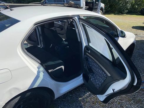 Used 2010 Volkswagen Jetta S image 13