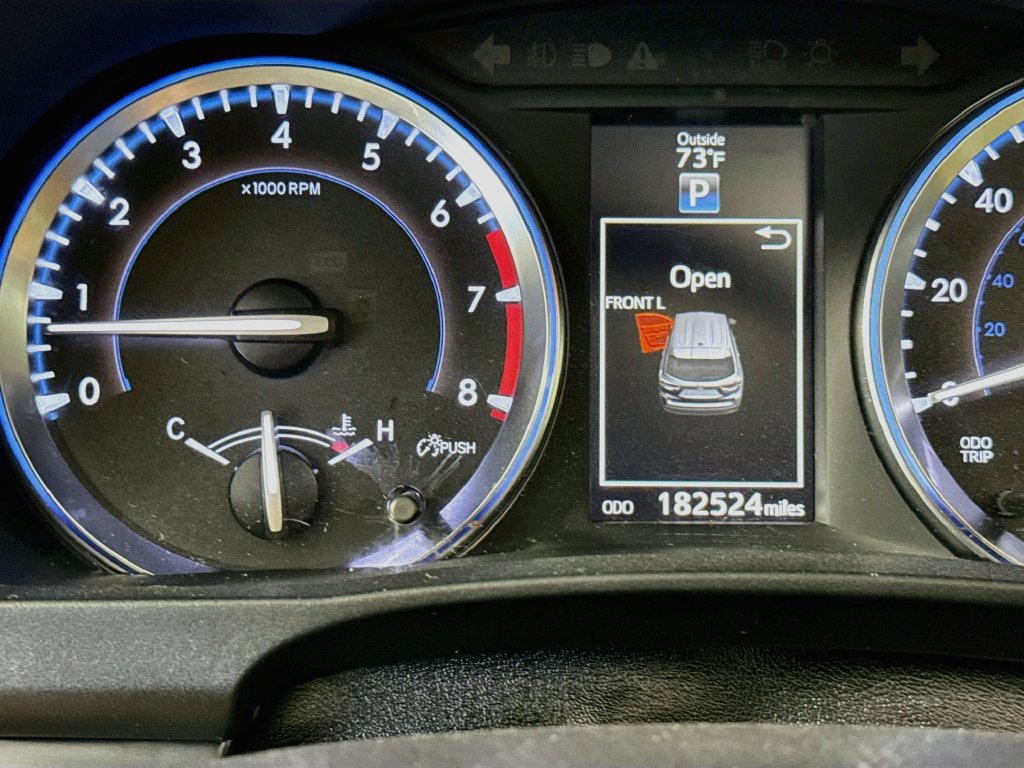 Used 2016 Toyota Highlander Limited FWD image 12