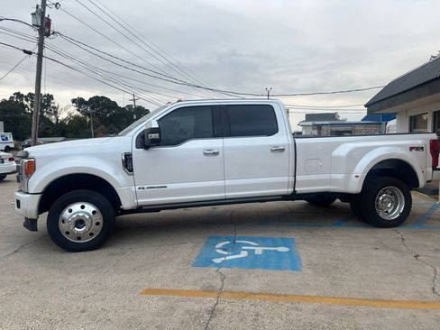 Used 2019 Ford F450 Platinum w/ Platinum Ultimate Package image 4