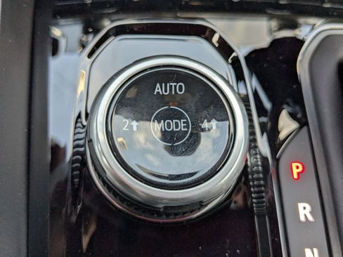 New 2026 GMC Canyon Elevation w/ Convenience Package image 21