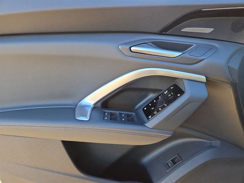 New 2025 Audi Q5 Premium Plus image 15