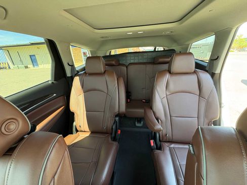 Used 2019 Buick Enclave Avenir w/ Avenir Technology Package AWD/4WD image 30