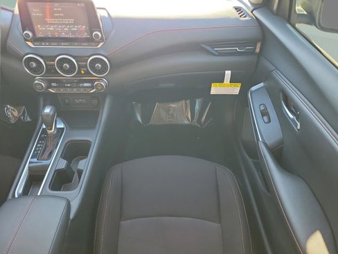 Certified 2025 Nissan Sentra SR image 17