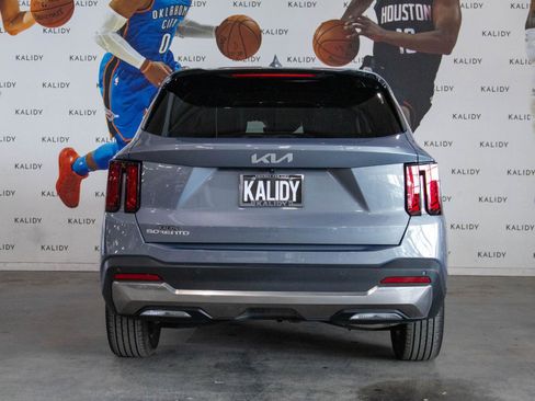Used 2025 Kia Sorento S w/ Panoramic Sunroof Package image 24