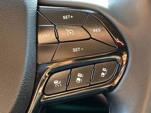 Used 2023 Jeep Cherokee Altitude Lux image 23