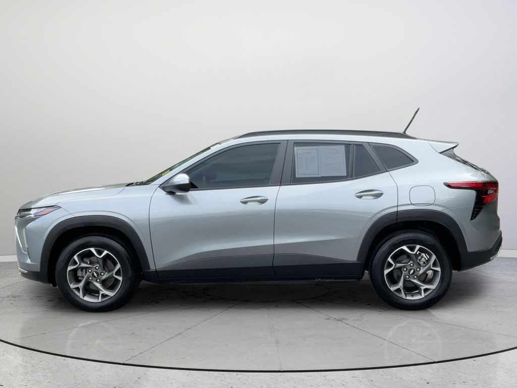 Certified 2026 Chevrolet Trax LT w/ Driver Confidence Package FWD image 9