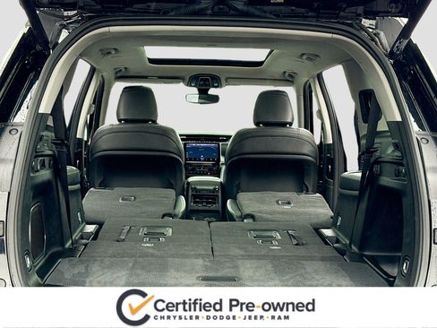 Certified 2023 Jeep Grand Cherokee L Limited w/ Trailer Tow Group (B) image 8