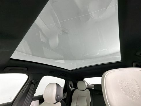 Certified 2026 Porsche Cayenne Coupe AWD/4WD image 35