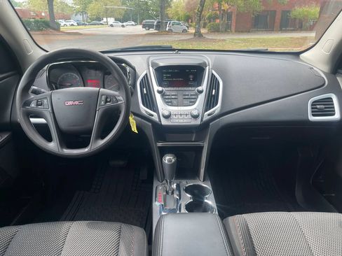 Used 2017 GMC Terrain SLE FWD image 16