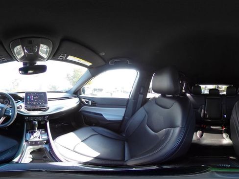 Used 2025 Jeep Compass Limited image 43