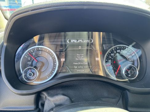 Used 2020 RAM 1500 Laramie image 30