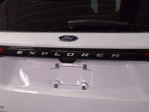New 2026 Ford Explorer Active w/ Active Comfort Package AWD/4WD image 11