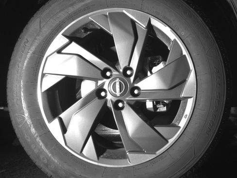 Used 2025 Nissan Rogue SV FWD image 13