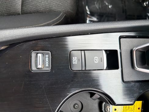 Used 2024 Nissan Rogue SV FWD image 36