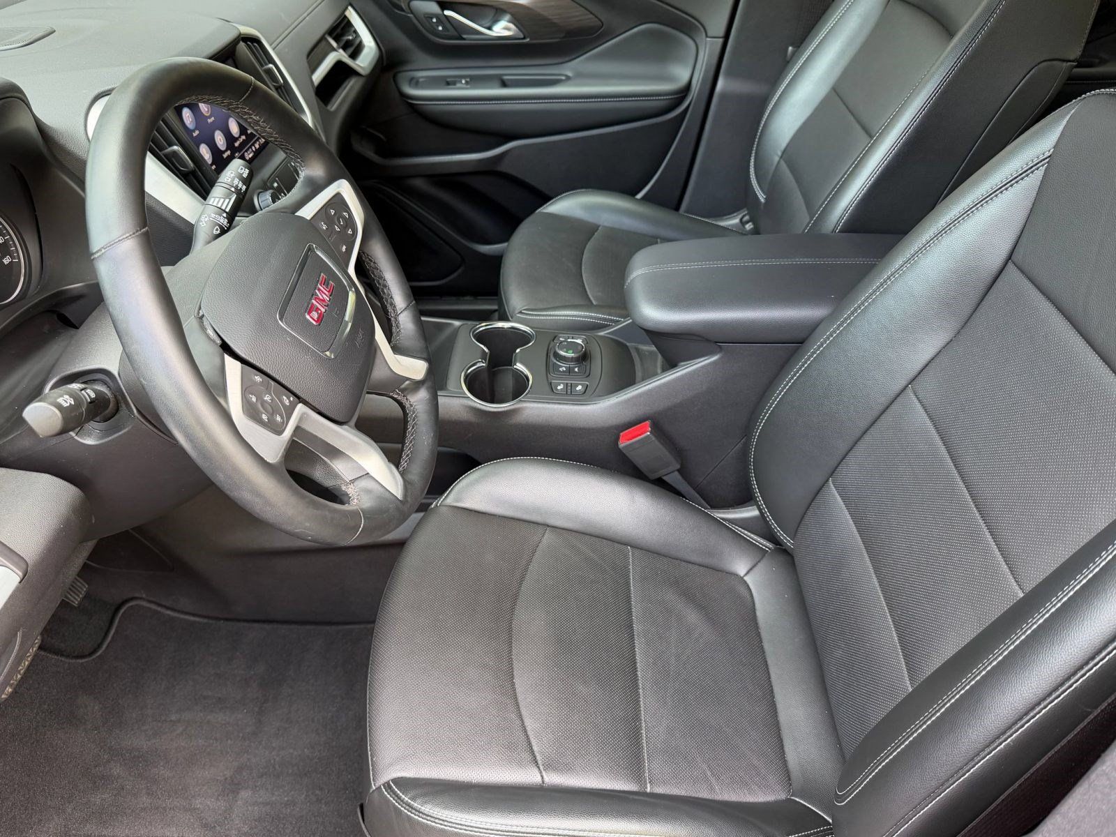 Used 2024 GMC Terrain SLT w/ Infotainment Package II AWD/4WD image 5