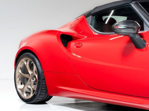 Used 2018 Alfa Romeo 4C Spider image 14