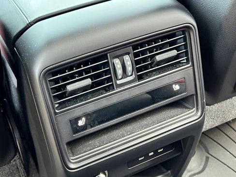 Certified 2024 Porsche Cayenne S AWD/4WD image 19