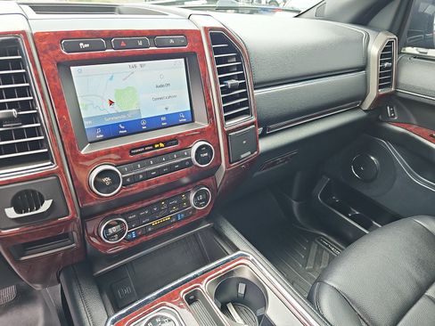 Used 2021 Ford Expedition XLT RWD image 24