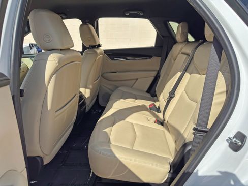 Used 2017 Cadillac XT5 FWD image 35
