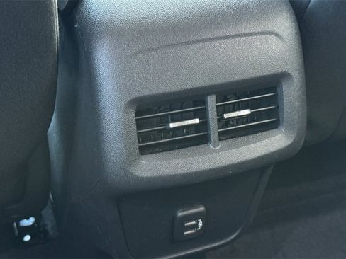 Used 2019 Chevrolet Equinox LT image 16