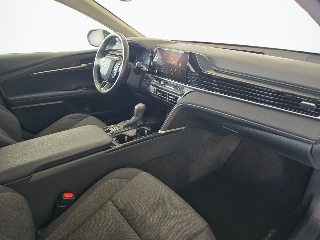 Used 2025 Toyota Camry LE w/ Convenience Package FWD image 40