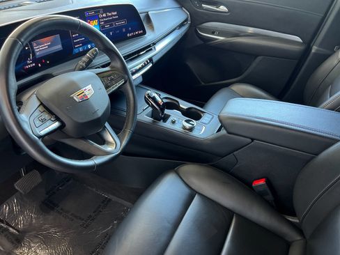 Certified 2025 Cadillac XT4 Premium Luxury FWD image 10