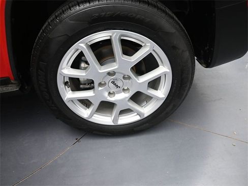 Used 2022 Jeep Renegade Latitude image 13