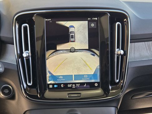 Used 2024 Volvo XC40 B5 Ultimate w/ Protection Package Premier image 26