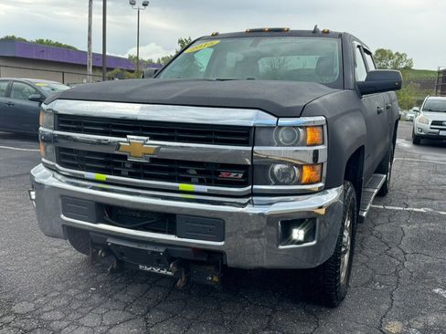 Used 2015 Chevrolet Silverado 2500 LT w/ LT Convenience Package AWD/4WD image 2