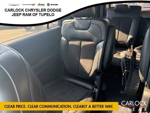 Used 2023 Jeep Grand Cherokee L Laredo AWD/4WD image 27