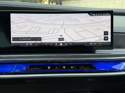 Used 2025 BMW i7 eDrive50 image 29