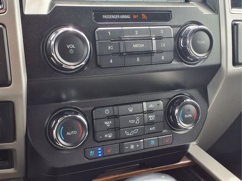 Used 2019 Ford F150 Lariat w/ Trailer Tow Package AWD/4WD image 8