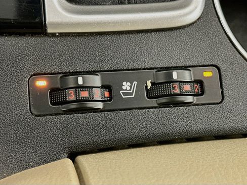 Used 2017 Toyota Highlander Limited Platinum AWD/4WD image 26