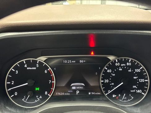 Used 2023 Nissan Rogue SV AWD/4WD image 6