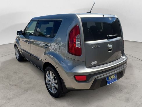 Used 2013 Kia Soul + image 4